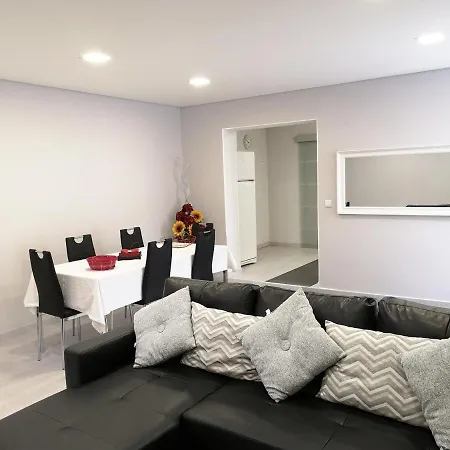 Valentes' House بيت للعطل